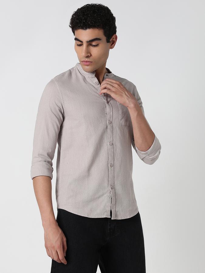 Men Solid Casual Shirt image number 2