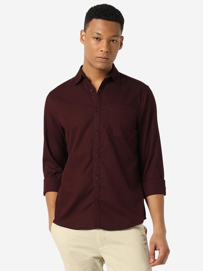 Men Shirt with Spread Collar image number 1