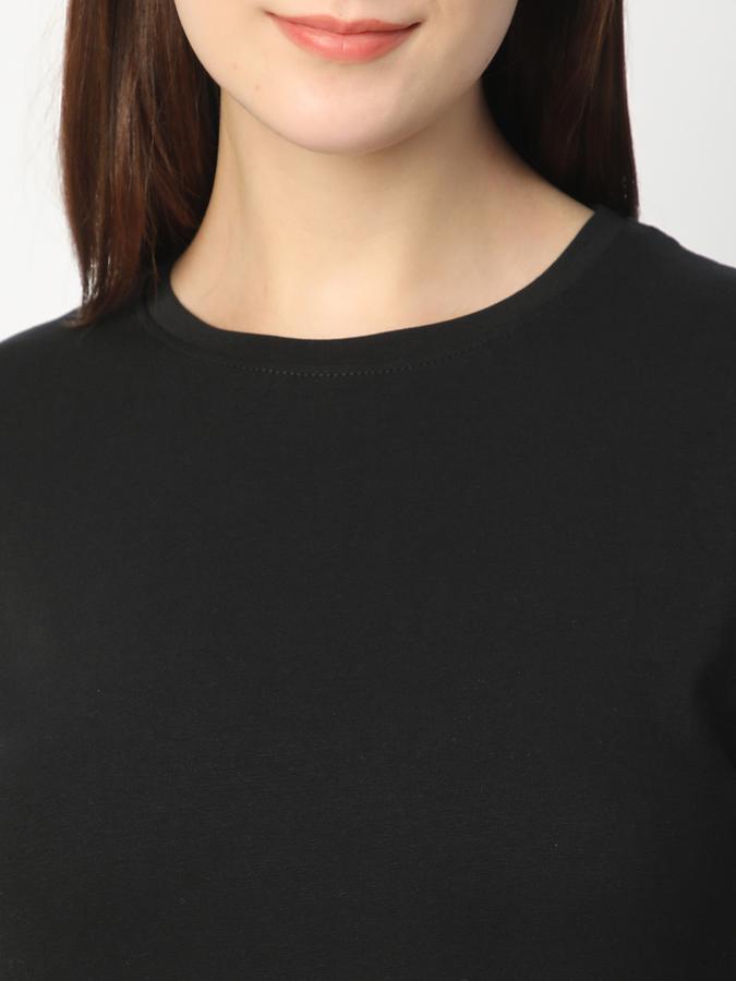 Solid Women Round Neck T-Shirt image number 3