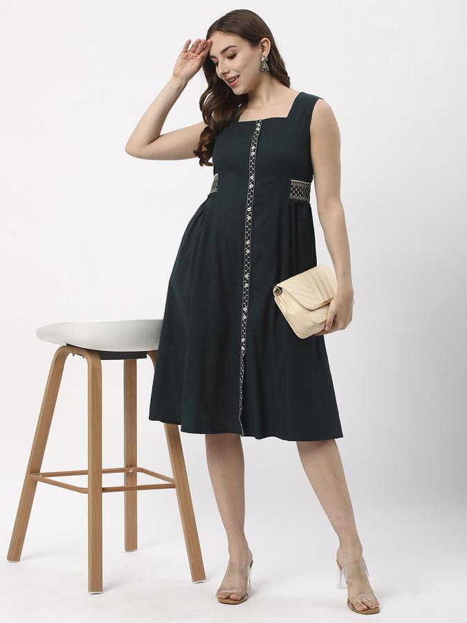 Women Cotton A Line Fit Square Neck Embroidered Kurta