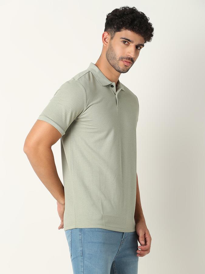 Men Checked Regular Fit Polo T-Shirt image number 2