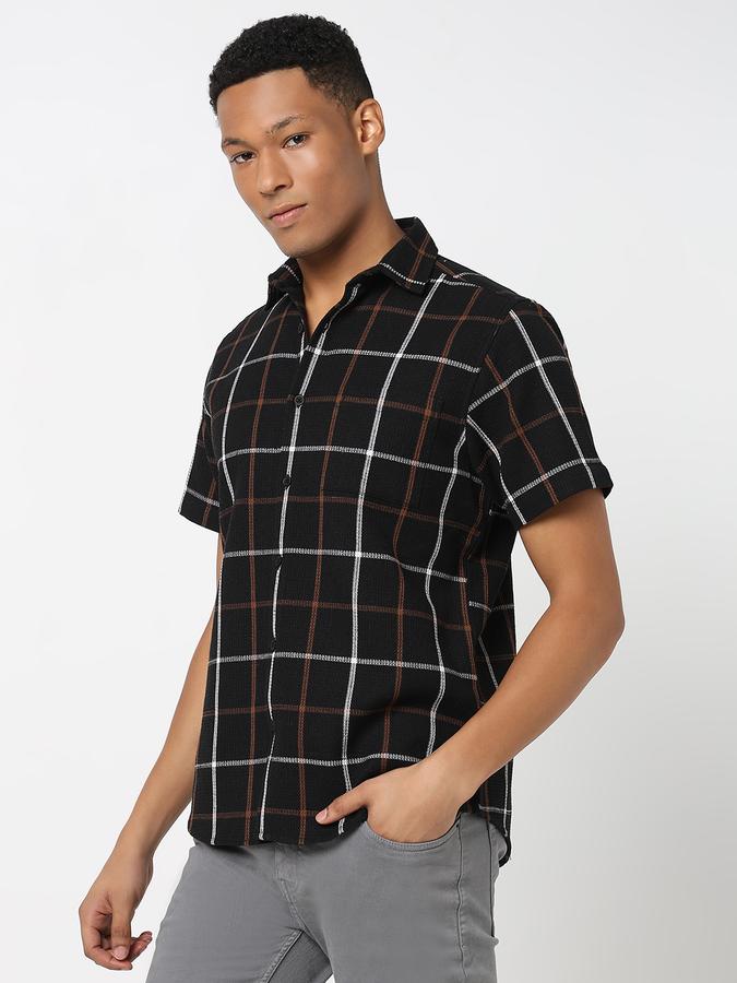 Men Cotton Regular Fit Point Collar Checked Shirt