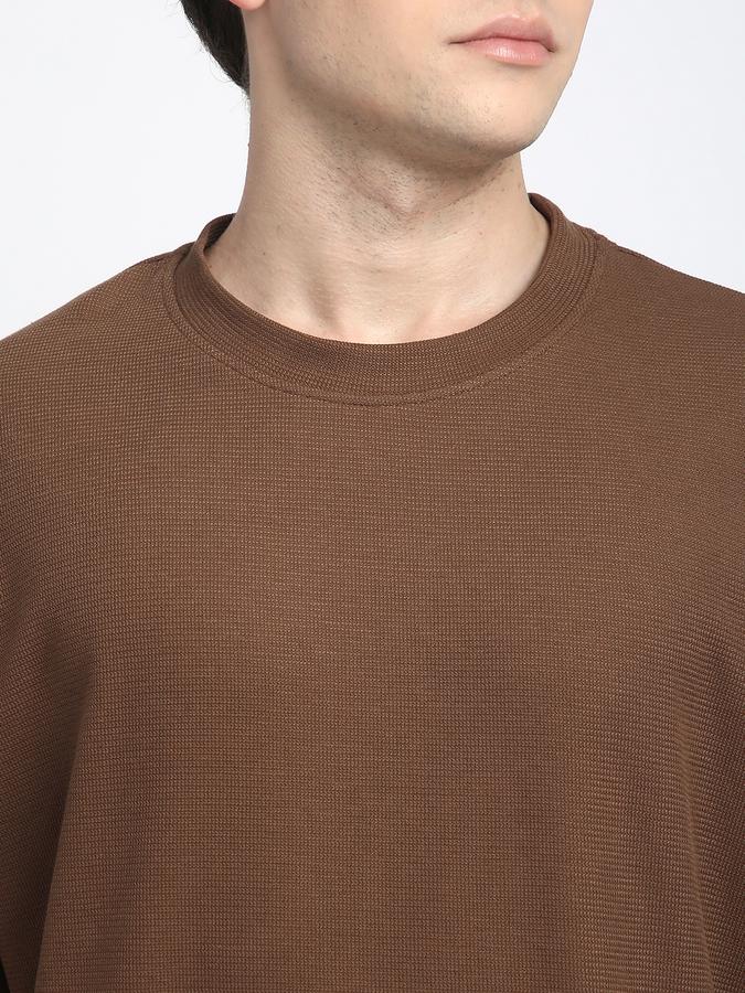 Solid Men Round Neck T-Shirt image number 3