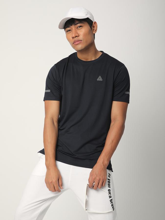 Men Polyester Regular Fit Crew Neck Textured T-shirt