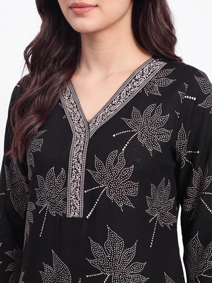 R&B Womens Black Three-Quarter Sleeves V Neck Floral Printed Straight Kurta