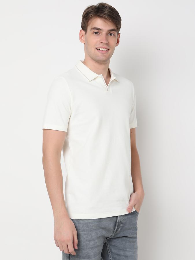 Men Cotton Slim Fit Polo Neck Textured T-shirt