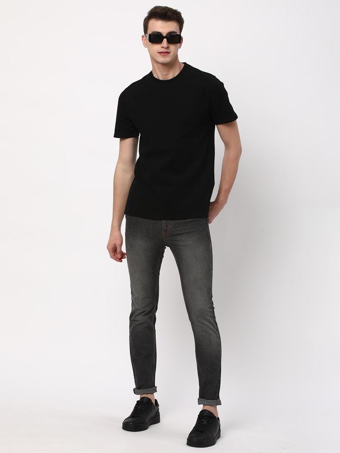 Men Regular Fit Round-Neck T-Shirt image number 1