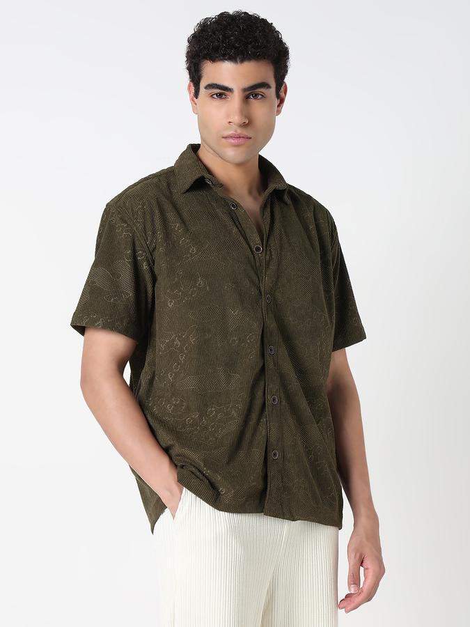 Men Solid Casual Shirt image number 3