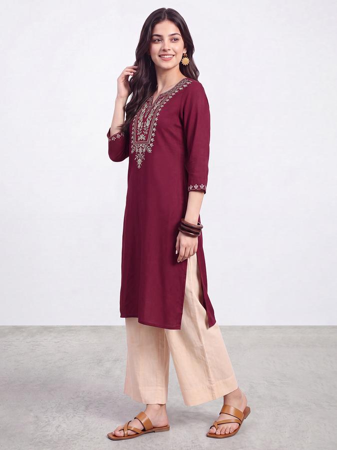 R&B Womens Maroon Three-Quarter Sleeves Round Neck Floral Embroidery Straight Kurta