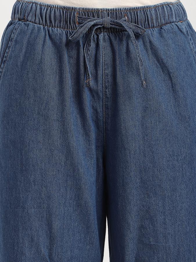 Women Cotton Relaxed Fit Mid Rise Elasticated Waist Jeans