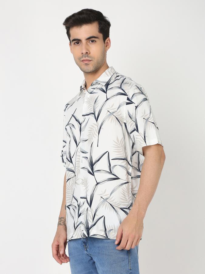 Men Leaf Print Regular Fit Shirt with Cutaway Collar image number 2