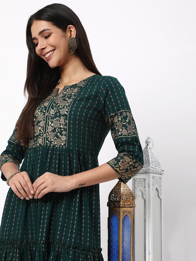 R&B Women Green Kurtas