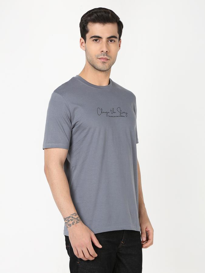 Men Typographic Print Regular Fit Crew-Neck T-Shirt image number 2