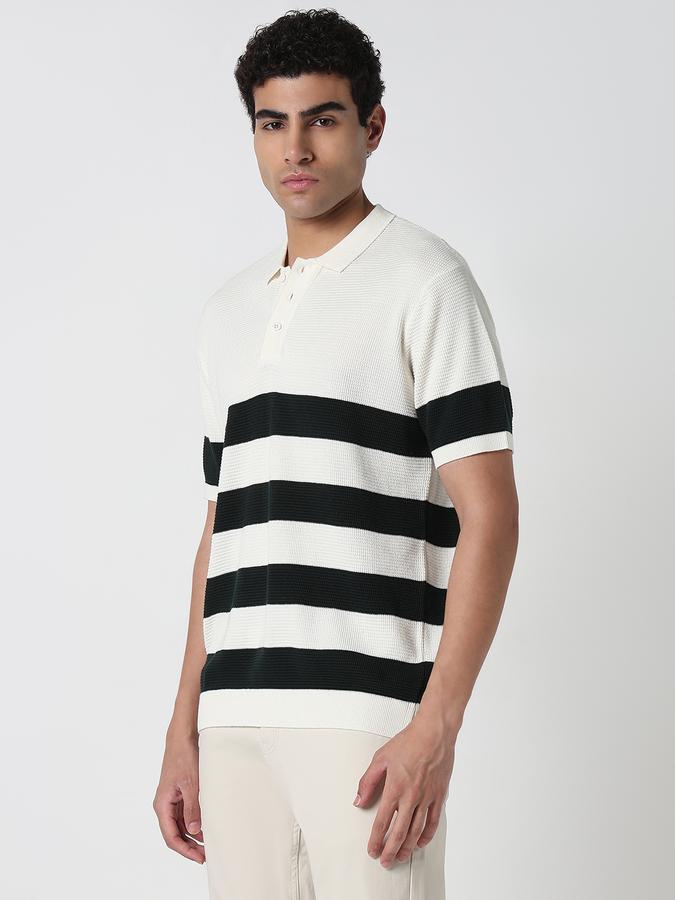 Striped Men Round Neck T-Shirt image number 3