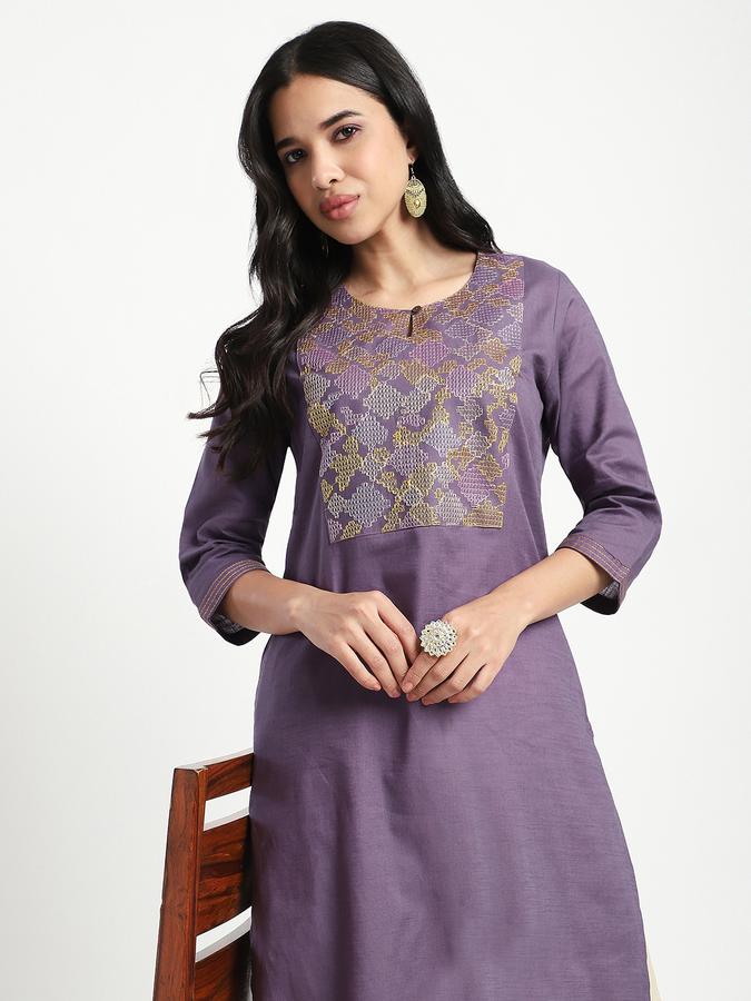 Women Cotton Regular Fit Round Neck Embroidered Kurta