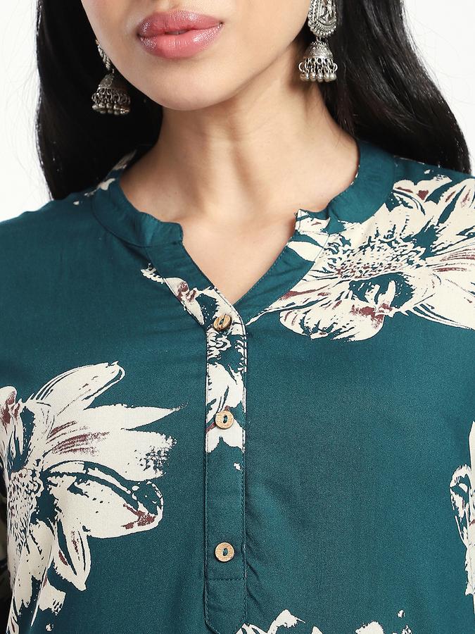 Women Viscose Straight Fit Mandarin Collar Printed Kurta