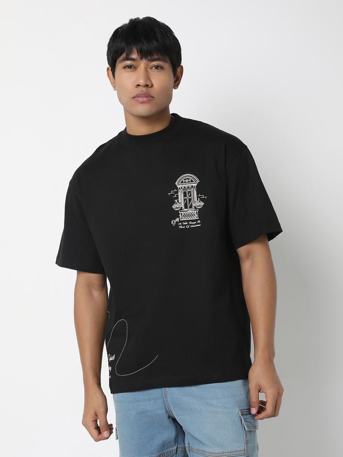 Men Graphic Print Reguler Fit Crew-Neck T-Shirt image number 0