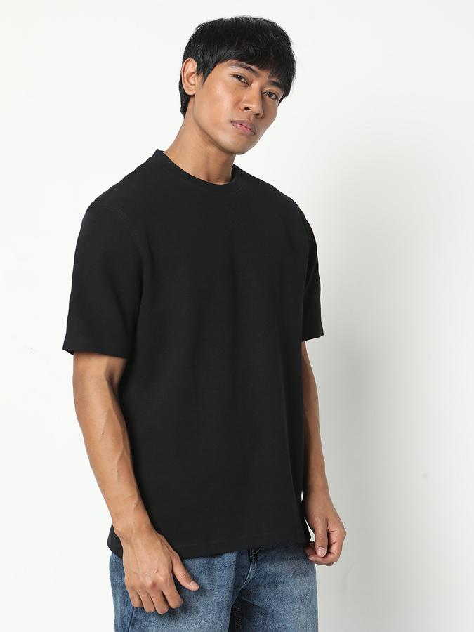 Men Regular Fit Round-Neck T-Shirt image number 2