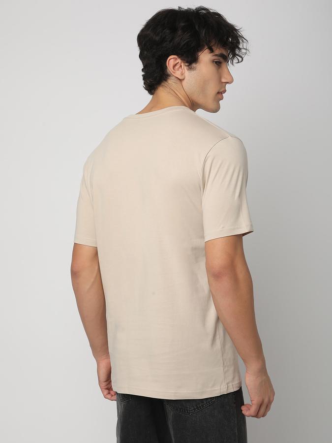 Solid Men Round Neck T-Shirt image number 2