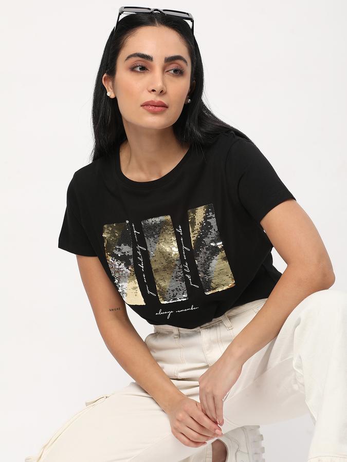 Women Embellished Relaxed Fit Top image number 0