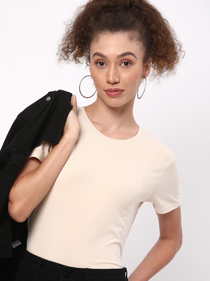 Women Regular Fit Round-Neck T-Shirt image number 0