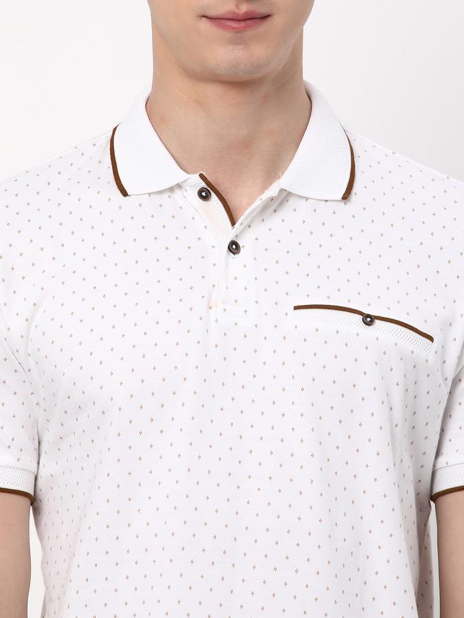 Men Regular Fit Round-Neck T-Shirt image number 3