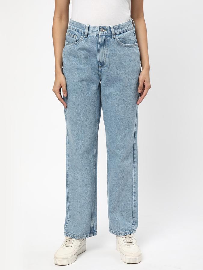 Women Lightly Washed Relaxed Fit Jeans image number 0