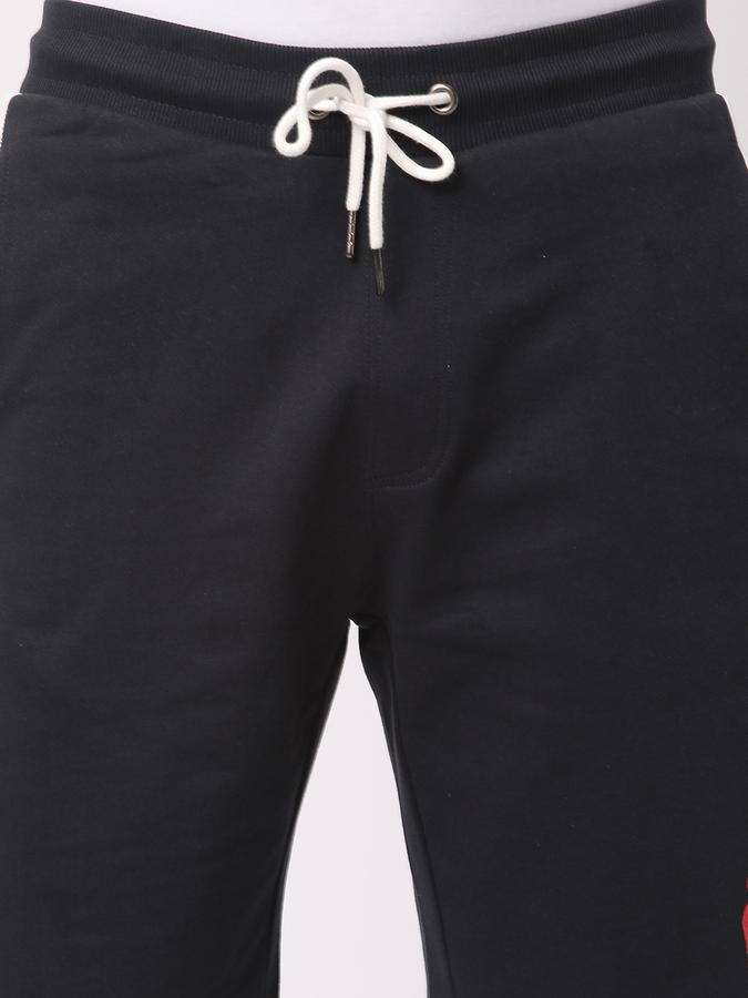 Men Typographic Print Regular Fit Shorts image number 3