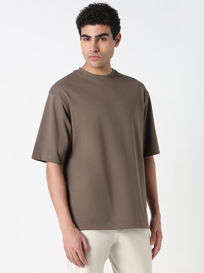 Solid Men Round Neck T-Shirt image number 2