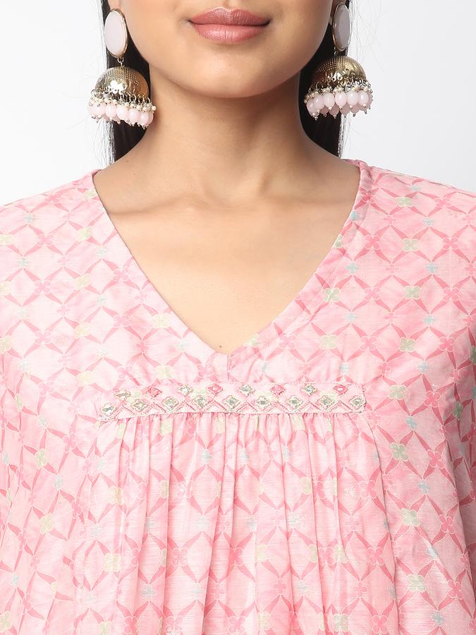 Women Viscose Relaxed Fit V Neck Embroidered Kurta