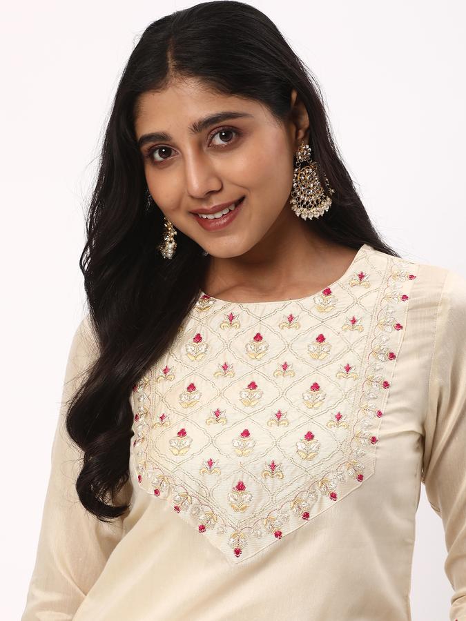 Women Poly Blend Regular Fit Round Neck Embroidered Kurta