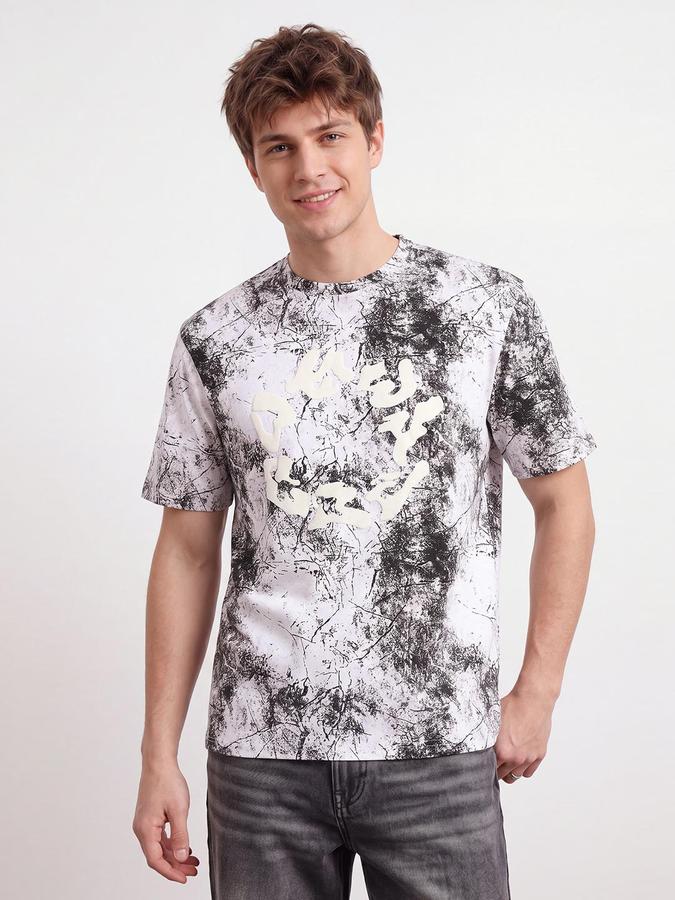 R&B Men Black & White Abstract Printed Pure Cotton Short Sleeves Tshirt