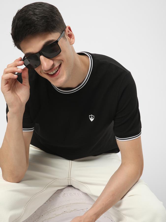 Men Regular Fit Crew-Neck T-Shirt image number 0