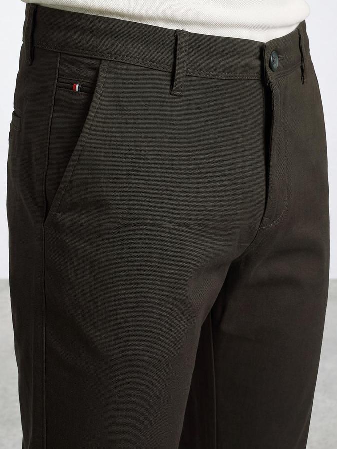 R&B Men Olive Mid Rise Regular Fit Chinos