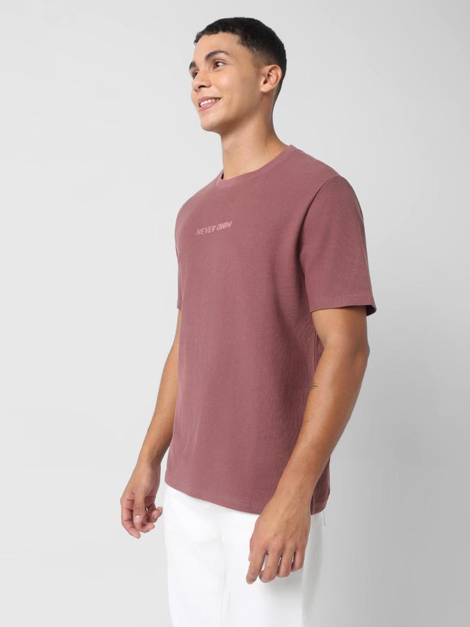 Men Typographic Print Regular Fit Round-Neck T-Shirt image number 1