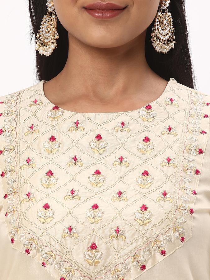 Women Poly Blend Regular Fit Round Neck Embroidered Kurta