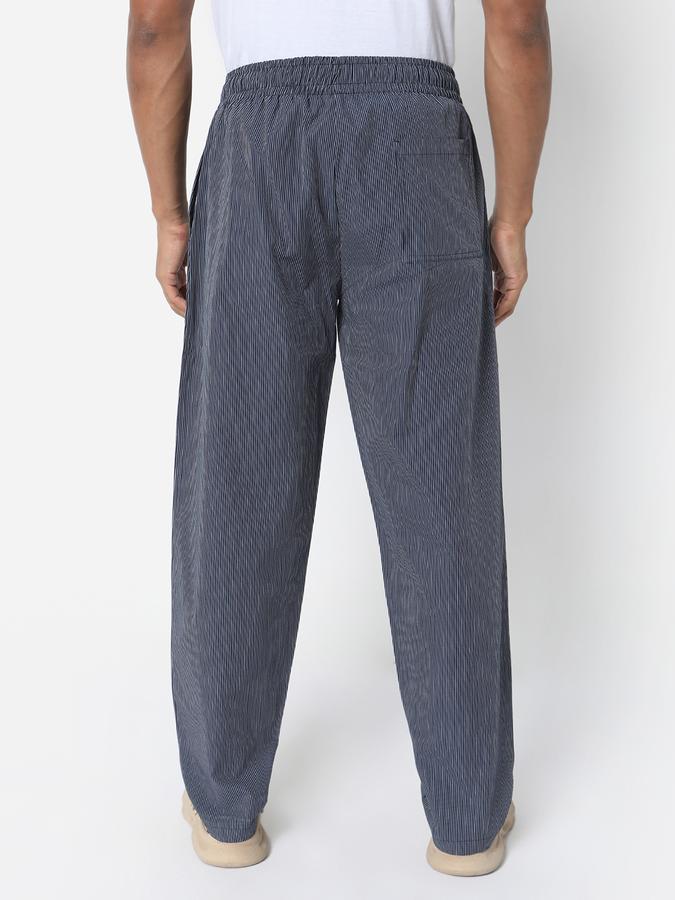 Men Relaxed Fit Flat-Front Trousers image number 3