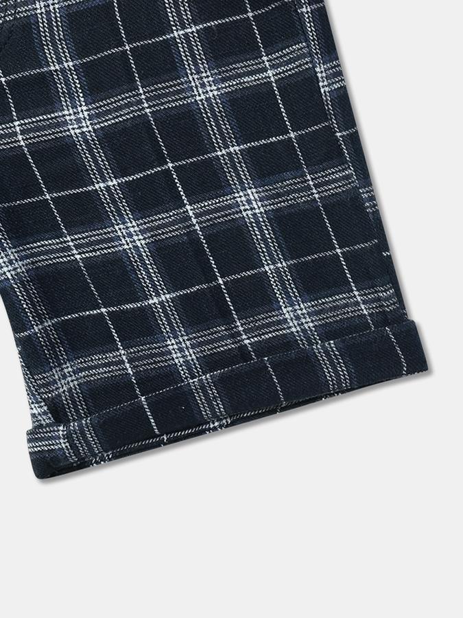 Boys Checkered Regular Fit Shorts image number 2