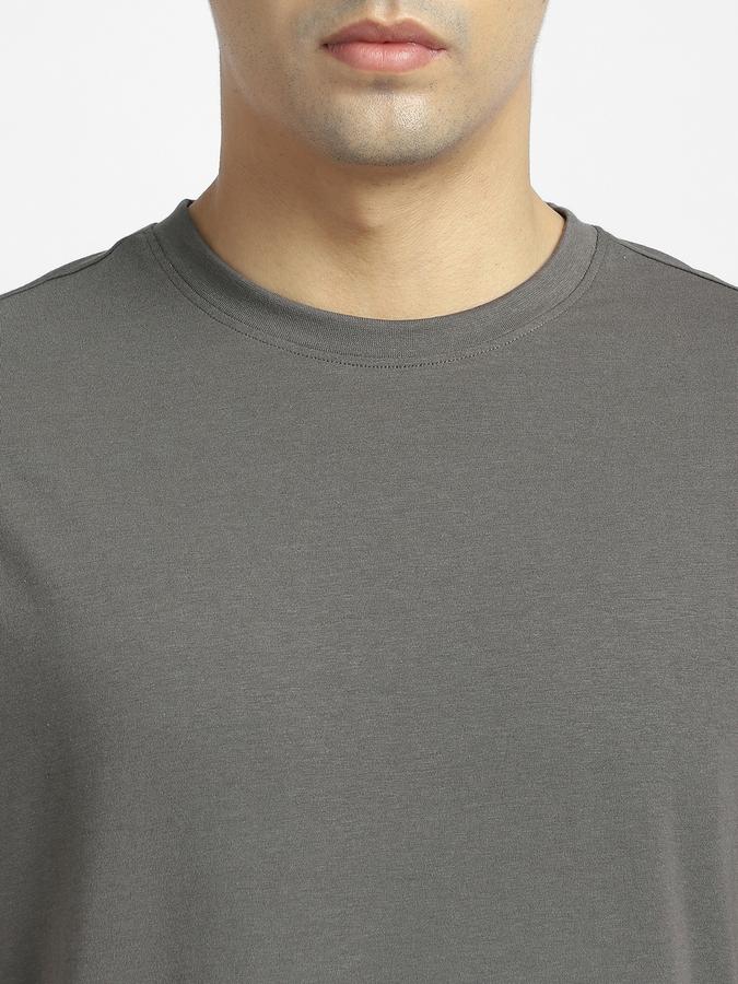 Men Cotton Blend Regular Fit Crew Neck Solid T-shirt