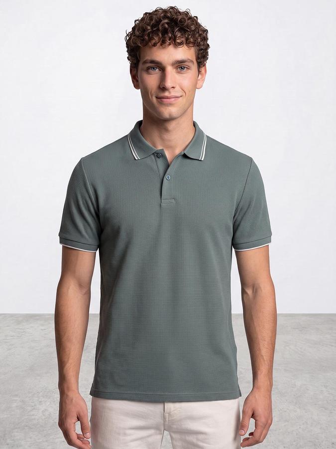 R&B Men Pine Green Textured Short Sleeves Polo Collar T-Shirt