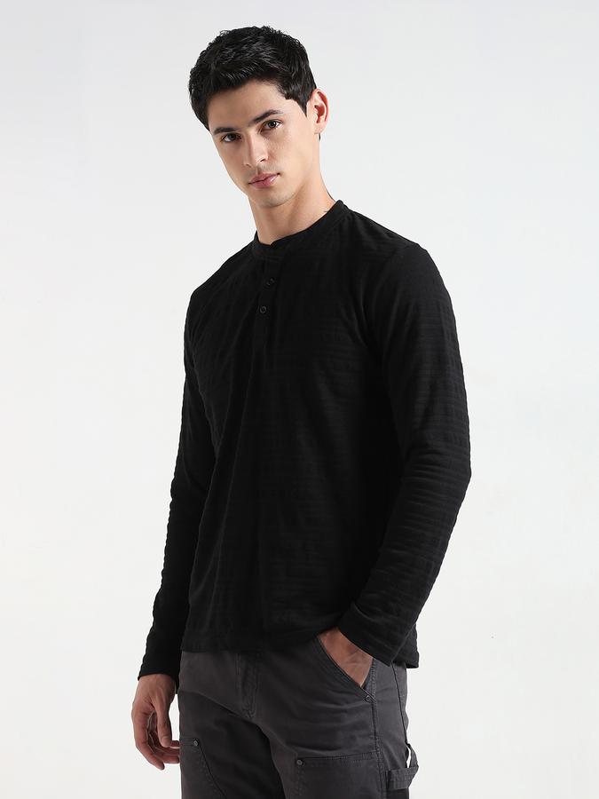 Men Regular Fit Henley T-Shirt image number 2