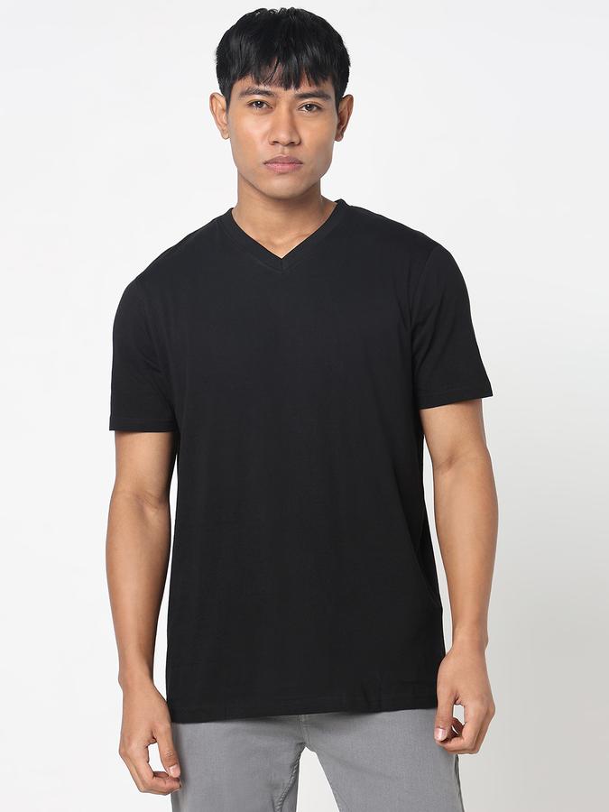 Solid Men Round Neck T-Shirt image number 1
