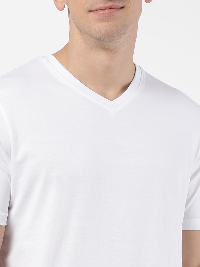 R&B Men White T-Shirts image number 3