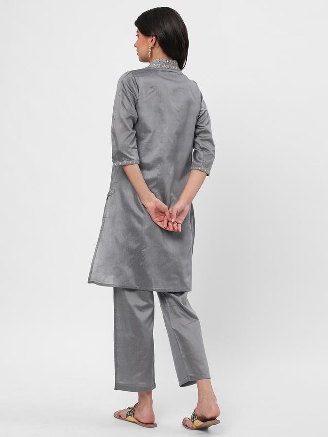 Women Embroidered Straight Kurta & Pants Set image number 2