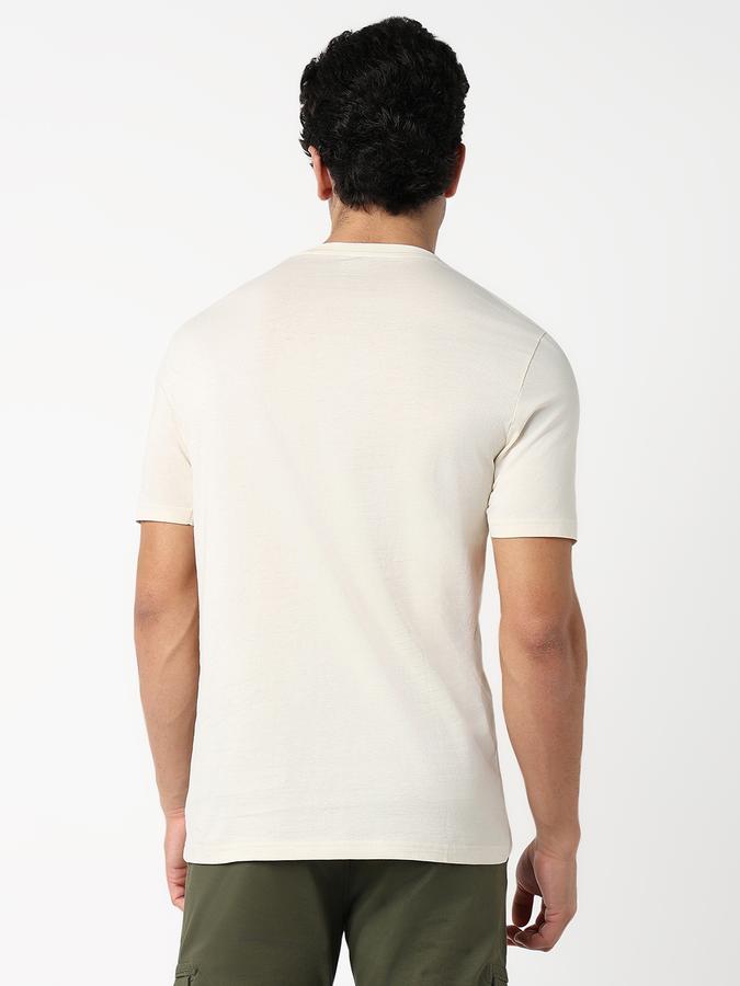 Solid Men Round Neck T-Shirt image number 3