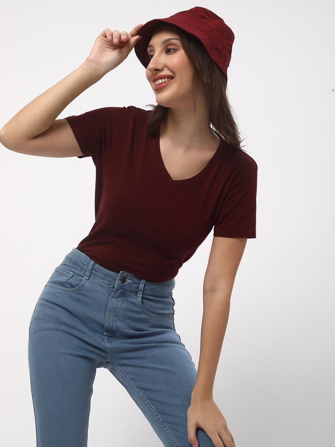 Women Regular Fit V-Neck T-Shirt image number 0