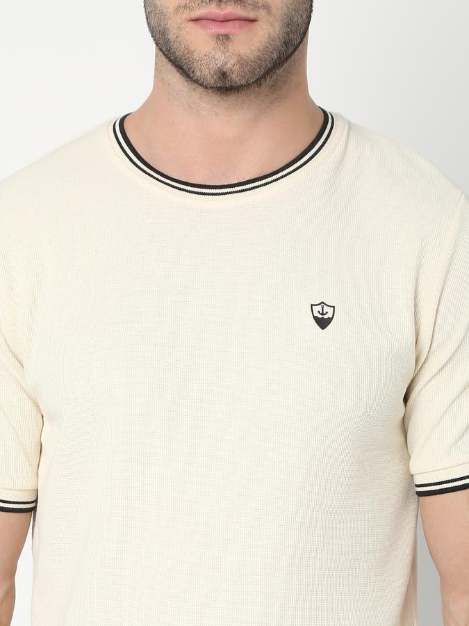Men Regular Fit Round-Neck T-Shirt image number 3