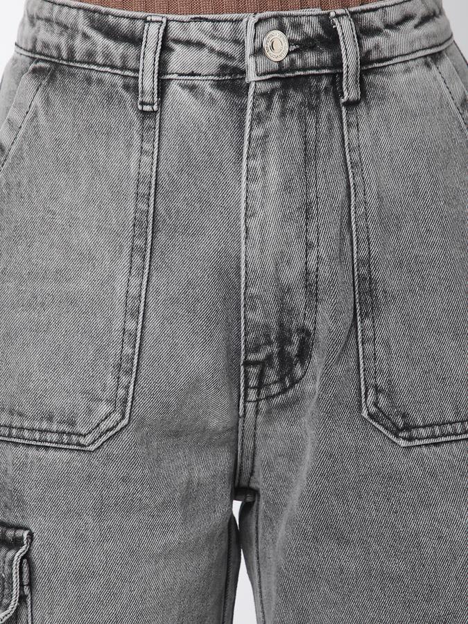 Loose Fit Women Jeans image number 3