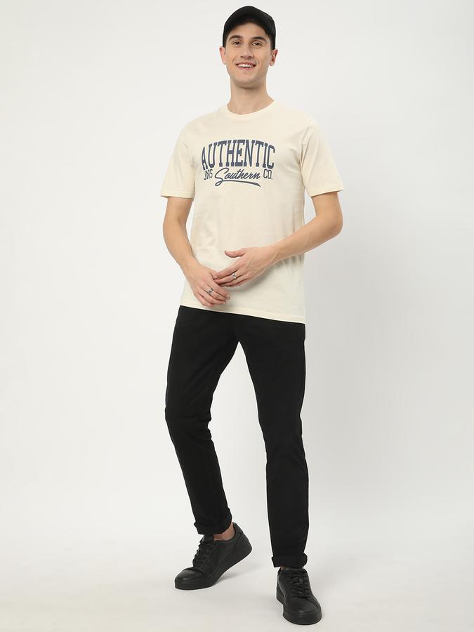 Men Typographic Print Regular Fit Crew-Neck T-Shirt image number 1