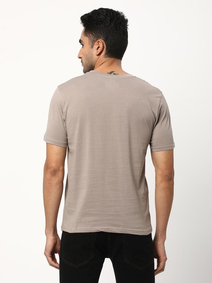Men Typographic Print Regular Fit Crew-Neck T-Shirt image number 2